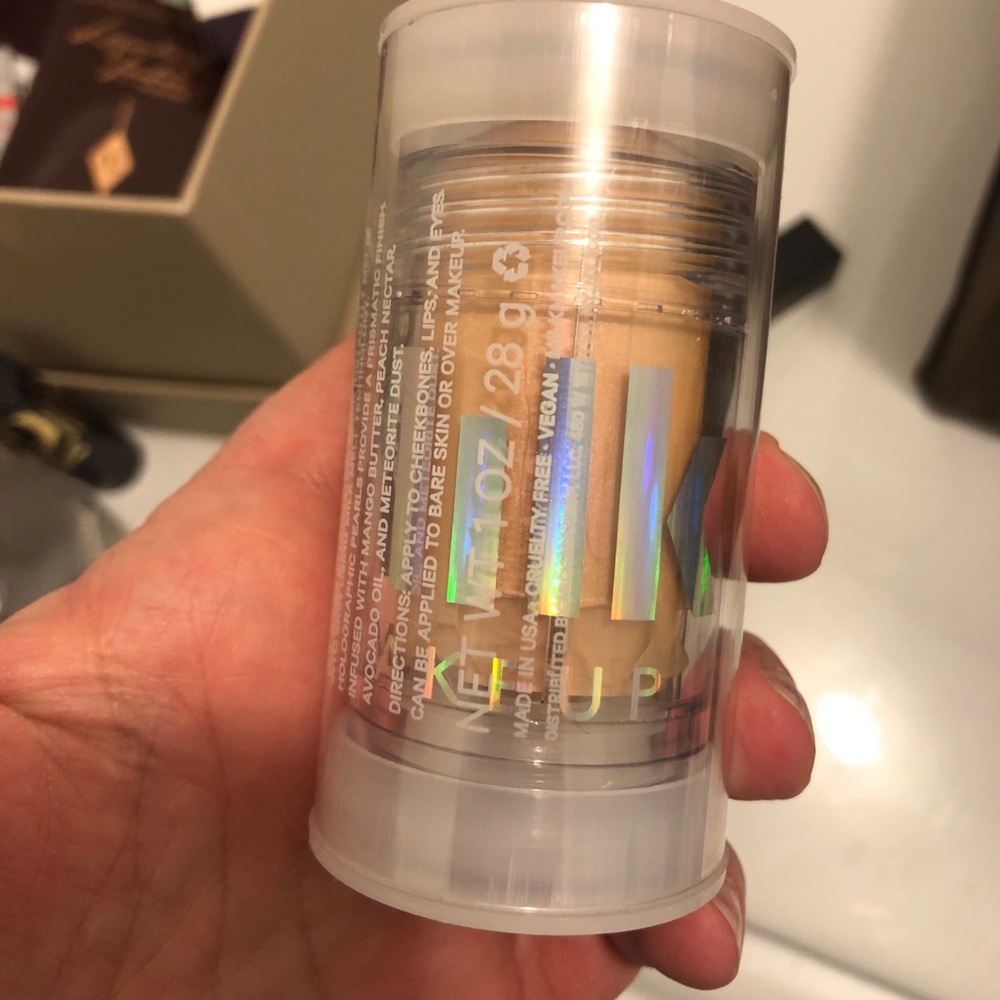 NWT Milk Makup Highlighter